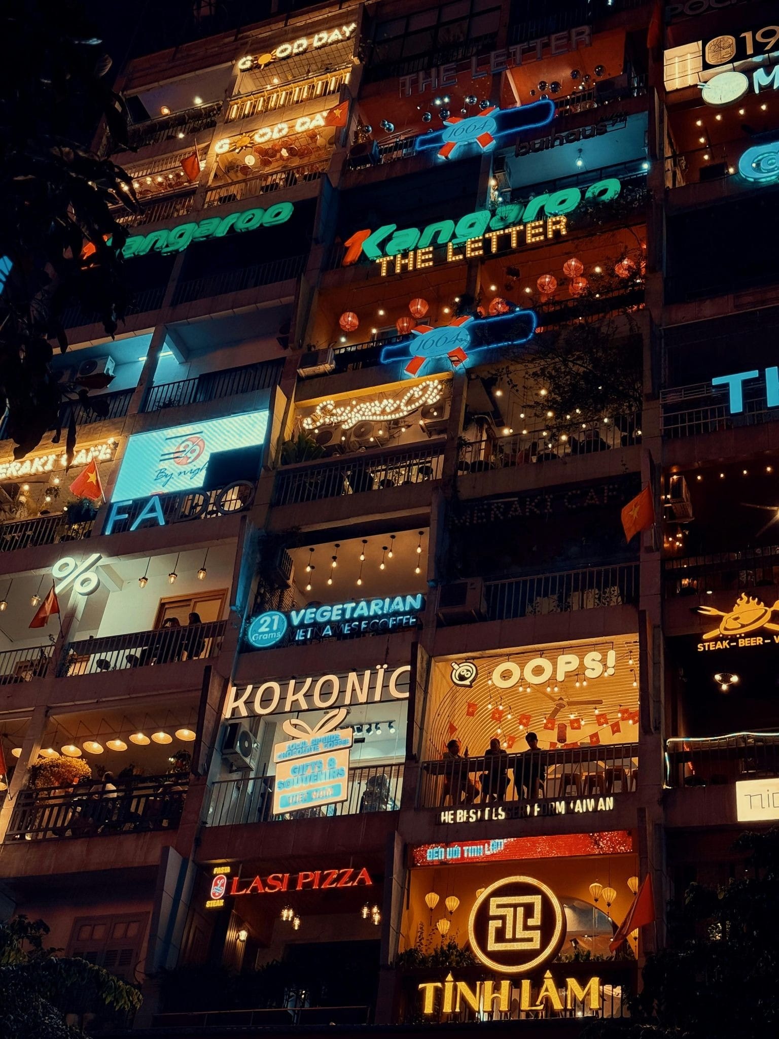 2026 Guide to Buying Outdoor Digital Signage Displays