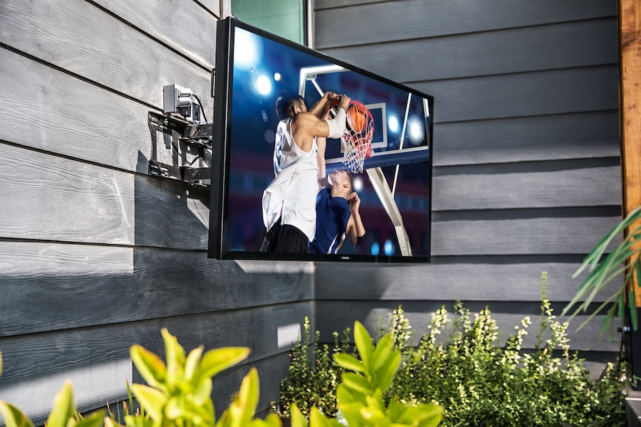 2026 Guide to Buying Outdoor Digital Signage Displays