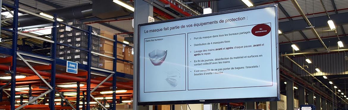 digital signage for warehouses 1